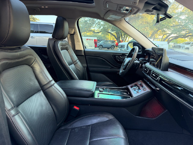 Used 2023 Lincoln Aviator Reserve w/ Equipment Group 201A RWD image 16