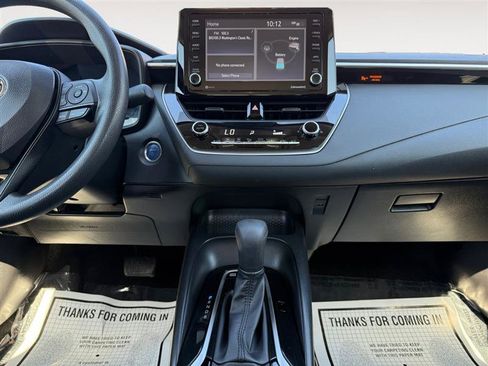 Used 2022 Toyota Corolla LE image 12