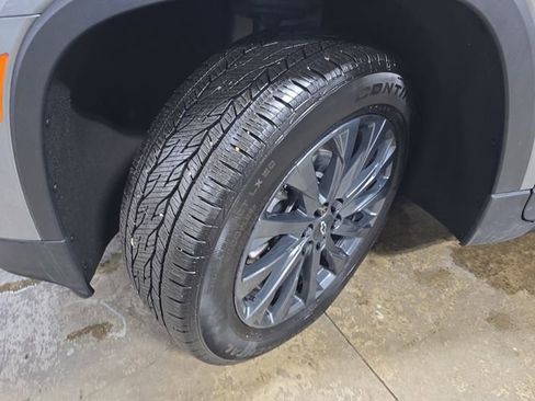 Used 2023 Chevrolet Traverse RS w/ LPO, Floor Liner Package image 36