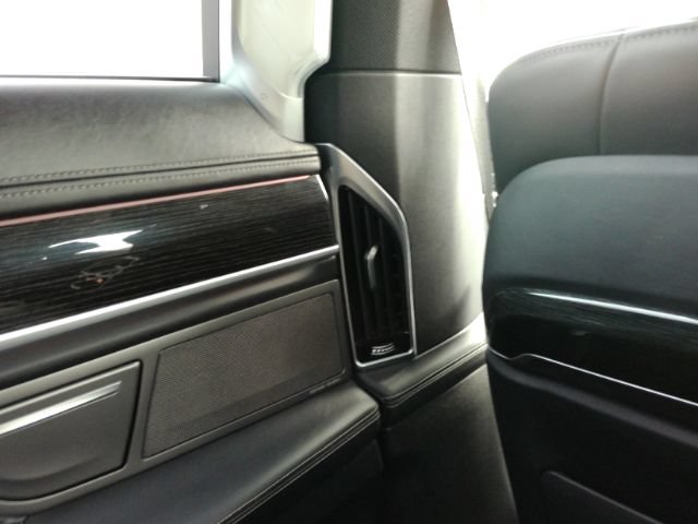 Used 2019 BMW 750i w/ Executive Package RWD image 36