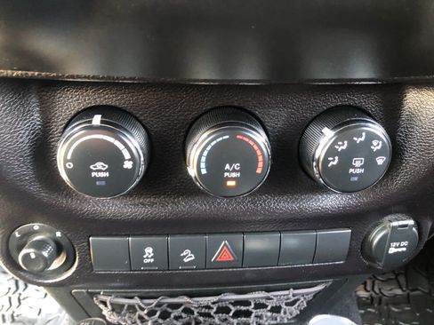 Used 2018 Jeep Wrangler Unlimited Sport S AWD/4WD image 15