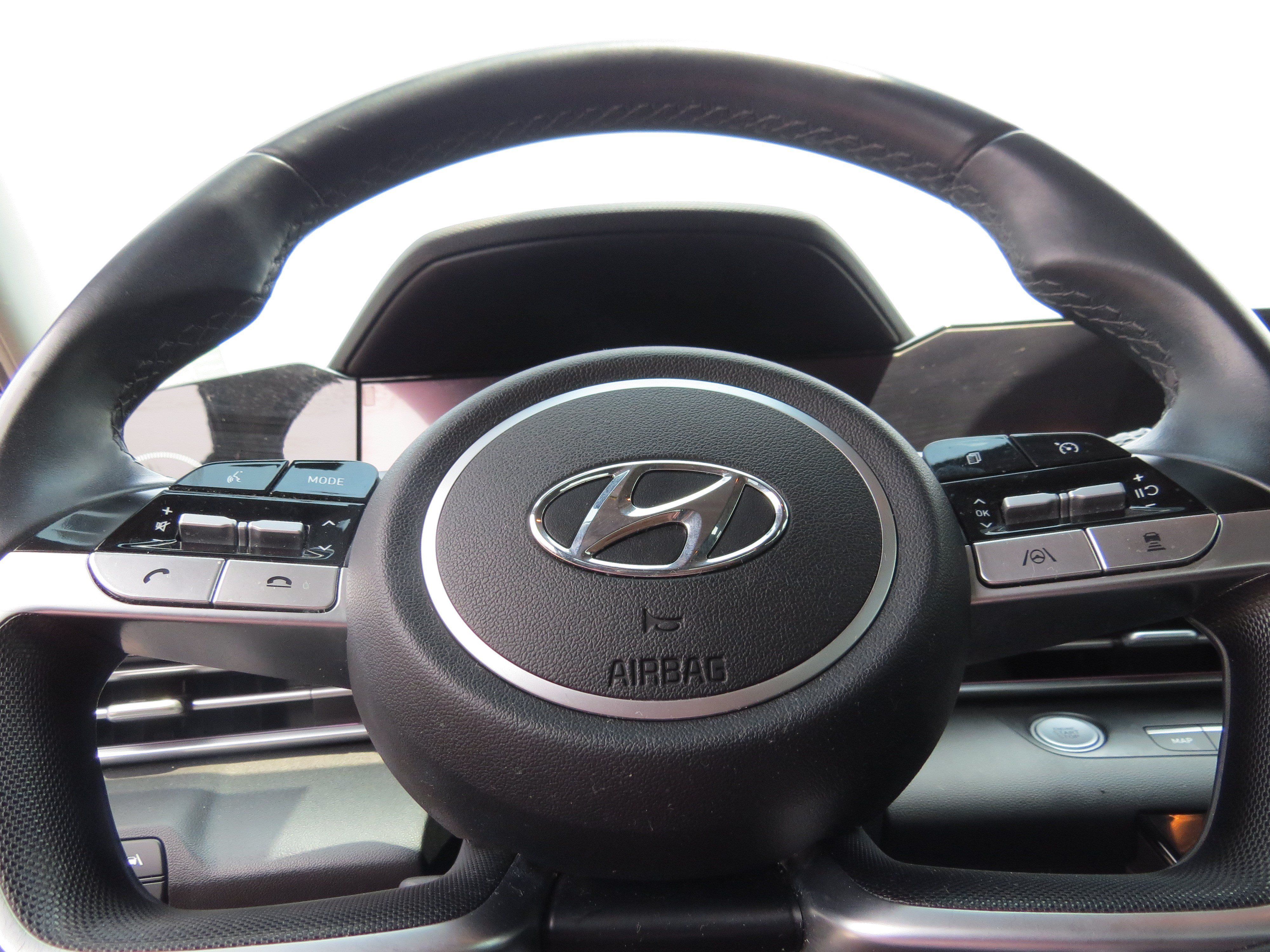 Used 2023 Hyundai Elantra Limited FWD image 16