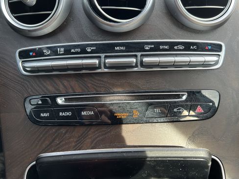 Certified 2018 Mercedes-Benz GLC 300 4MATIC image 30