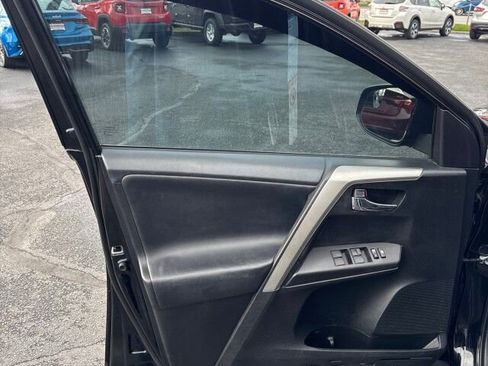Used 2016 Toyota RAV4 XLE image 9