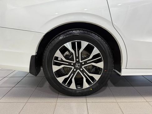 Used 2025 Honda Odyssey Elite image 9