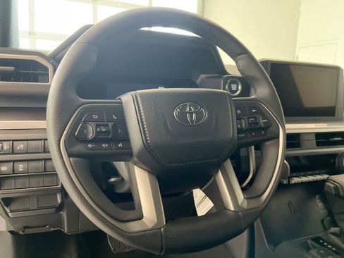 New 2026 Toyota 4Runner SR5 AWD/4WD image 14