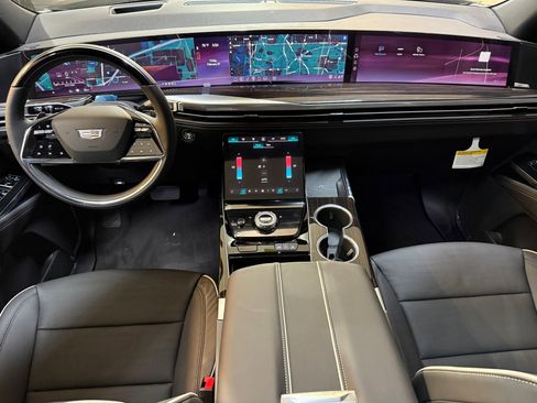 New 2026 Cadillac Escalade ESV Luxury w/ Touring Package image 15