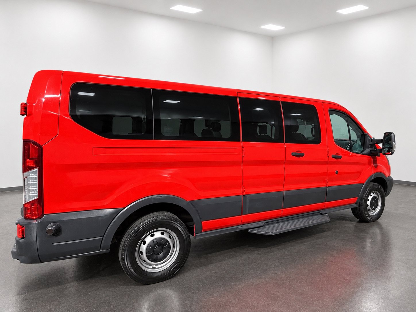 Used 2018 Ford Transit 350 XL RWD image 3