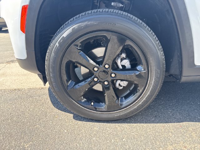 Used 2023 Jeep Grand Cherokee Altitude RWD image 20