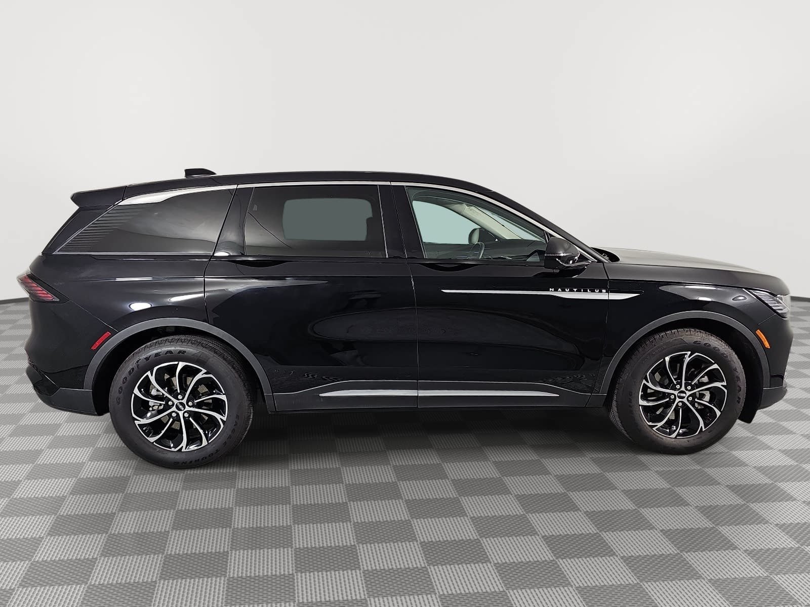 Used 2026 Lincoln Nautilus Premier w/ Equipment Group 102A AWD/4WD image 9