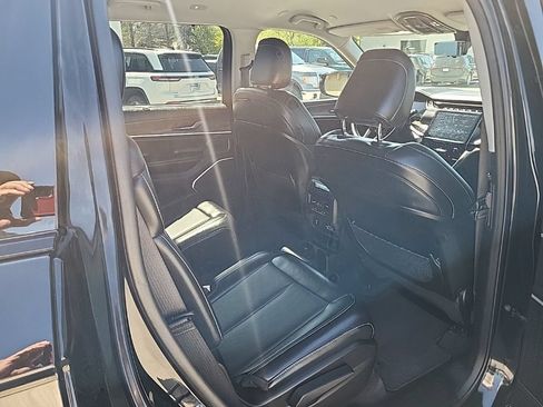 Used 2021 Jeep Grand Cherokee L Limited w/ Luxury Tech Group II AWD/4WD image 25