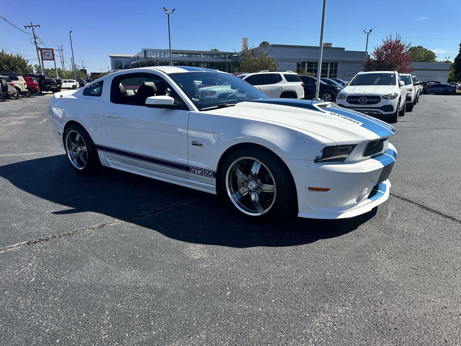 Used 2011 Ford Mustang GT Premium w/ Security Pkg RWD image 33