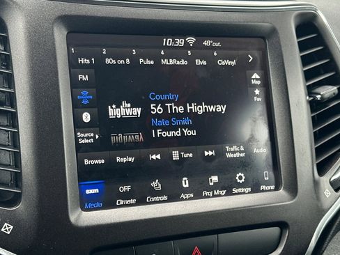 Used 2020 Jeep Cherokee Trailhawk w/ Cold Weather Group image 18