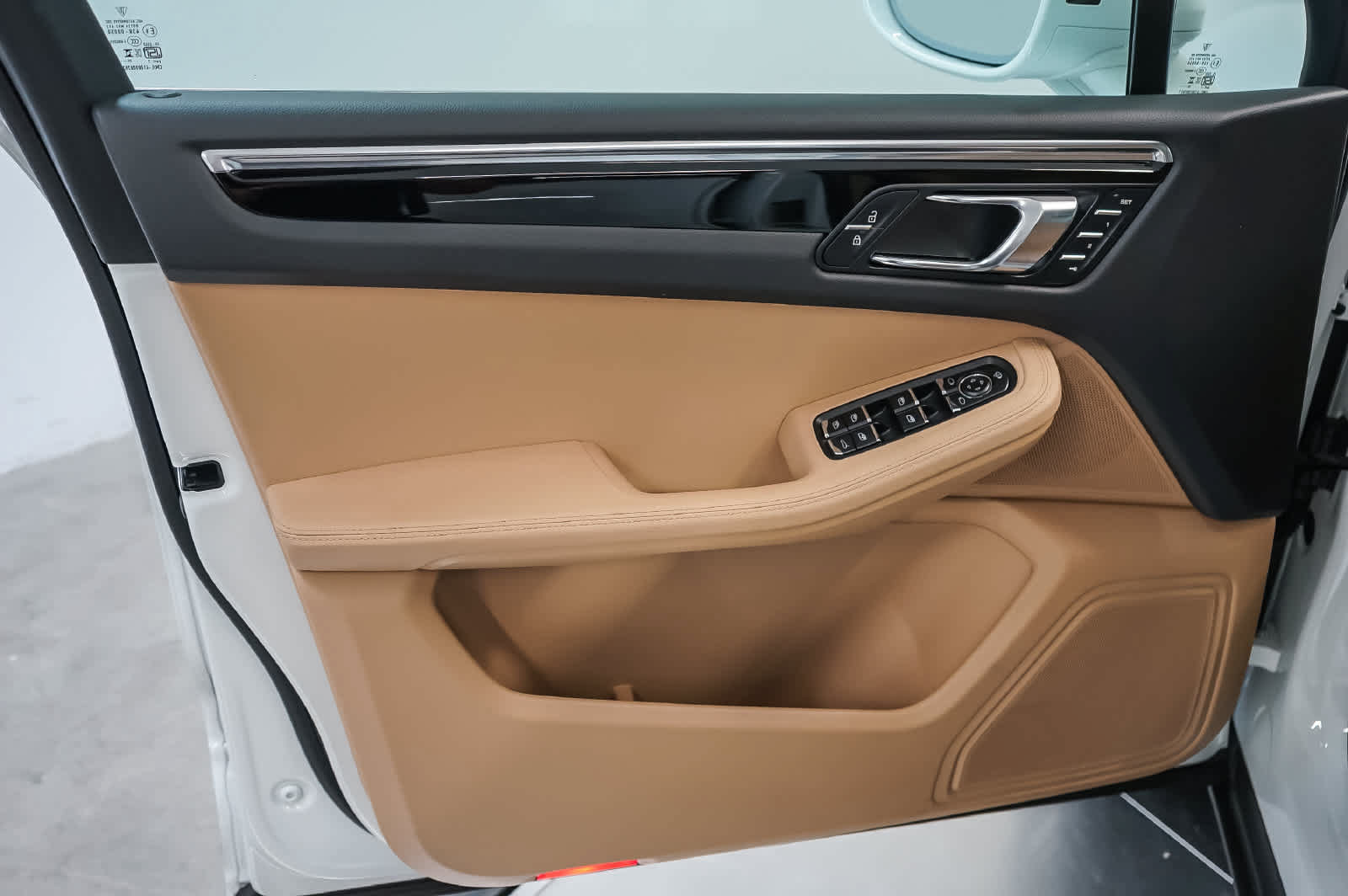Certified 2026 Porsche Macan S AWD/4WD image 23