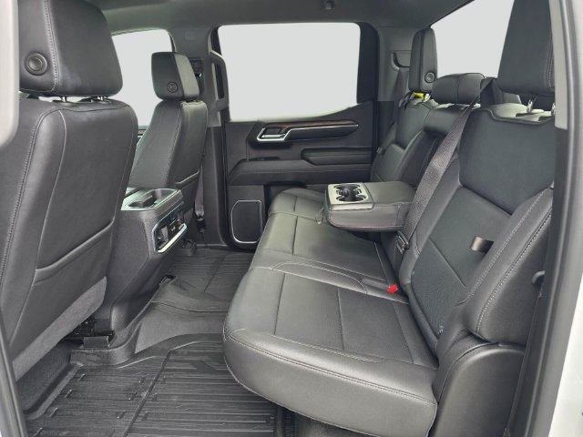Used 2023 GMC Sierra 1500 SLT w/ SLT Premium Package AWD/4WD image 17