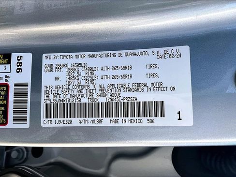 Used 2024 Toyota Tacoma Limited w/ Limited Package (LT) image 19