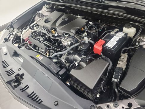 Used 2022 Toyota Camry SE w/ Cold Weather Package image 40