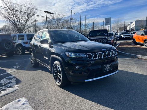 Used 2024 Jeep Compass Limited w/ Sun and Sound Group image 8