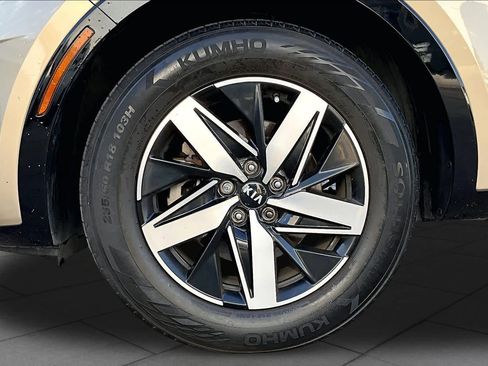 Used 2021 Kia Sorento S w/ Panoramic Sunroof Package FWD image 11