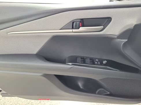 Used 2025 Toyota Camry SE FWD image 21