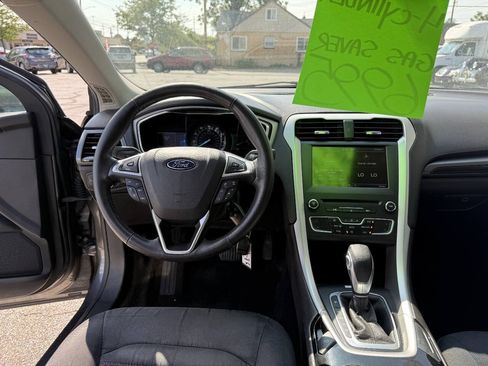 Used 2016 Ford Fusion SE FWD image 13