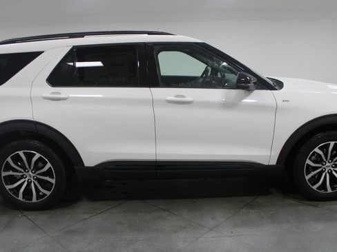 New 2026 Ford Explorer ST-Line w/ Premium Package RWD image 10
