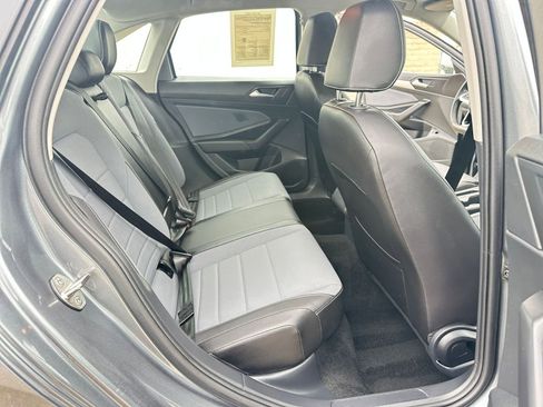 Used 2025 Volkswagen Jetta SE image 25