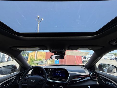 New 2026 Chevrolet Trax RS w/ Sunroof Package FWD image 21