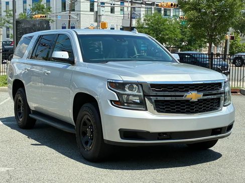 Used 2019 Chevrolet Tahoe 4WD w/ Enhanced Driver Alert Package image 3