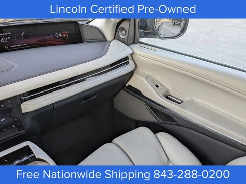 Certified 2025 Lincoln Navigator Reserve image 19