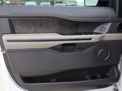 Used 2019 Ford Expedition Limited w/ Equipment Group 302A image 12
