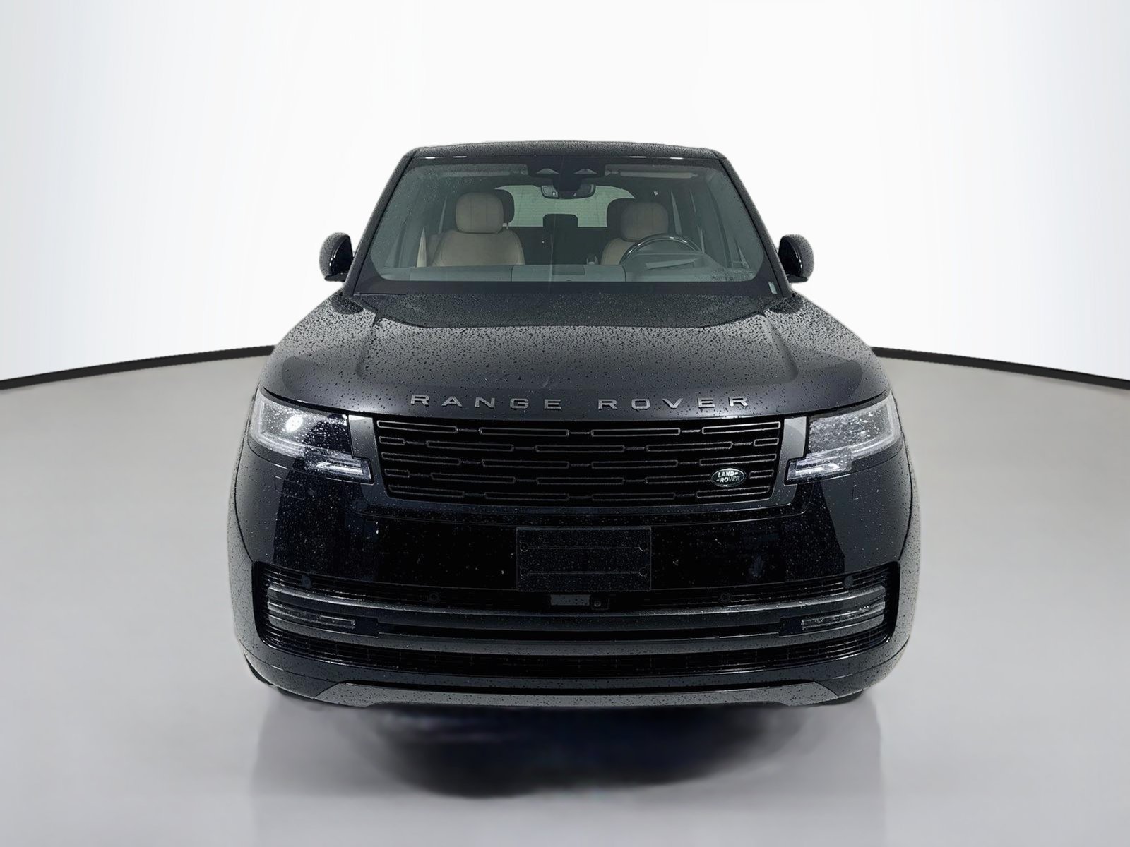 Used 2025 Land Rover Range Rover SE AWD/4WD image 2