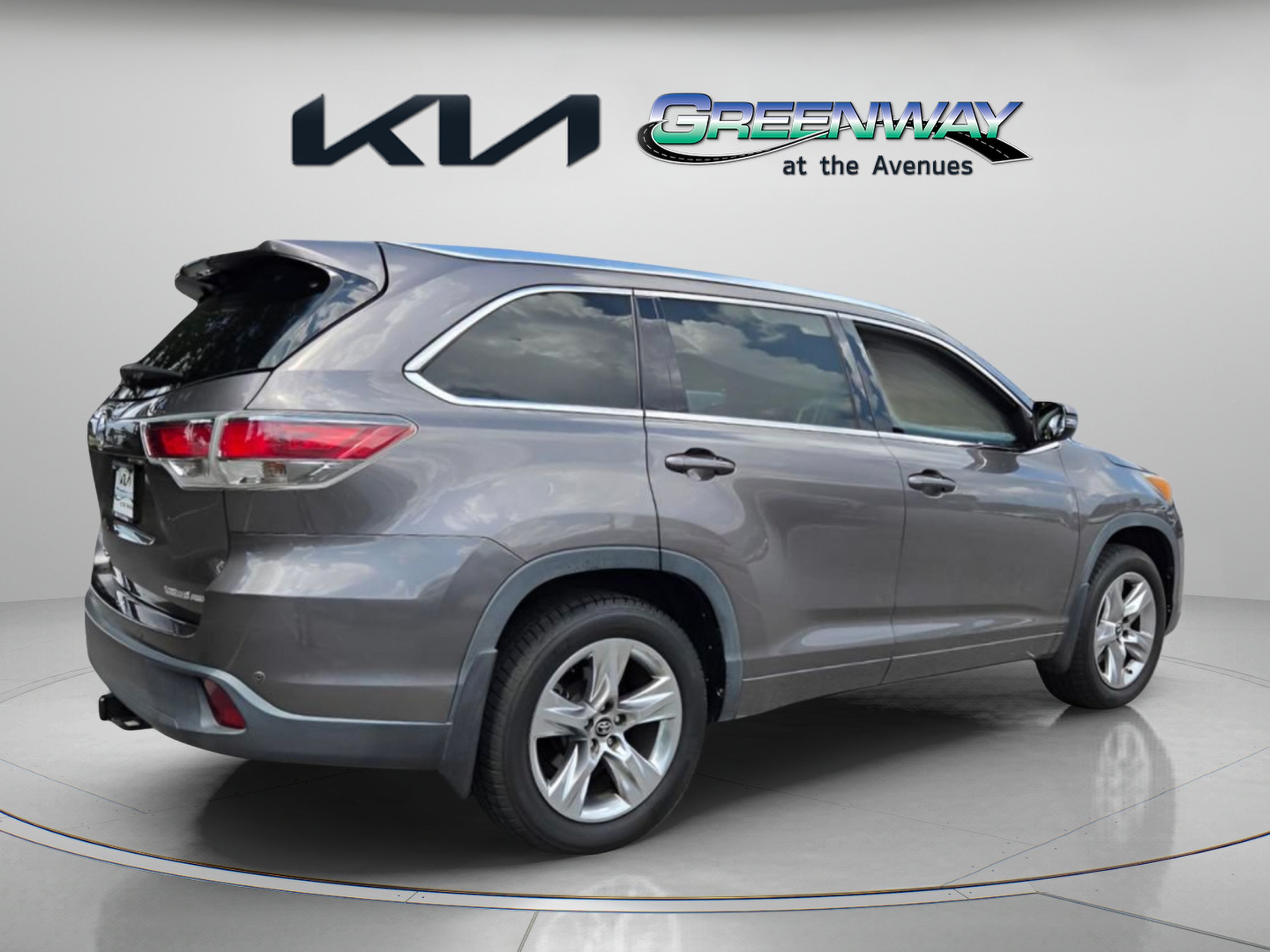 Used 2016 Toyota Highlander Limited AWD/4WD image 7