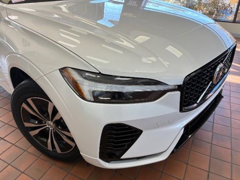 Used 2024 Volvo XC60 T8 Core image 2