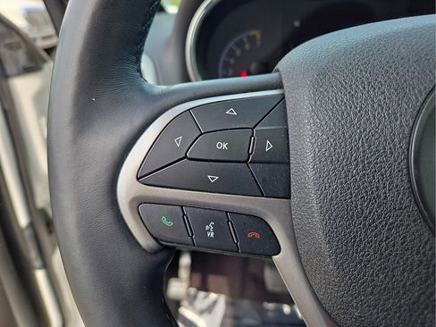 Used 2018 Jeep Grand Cherokee Limited image 22