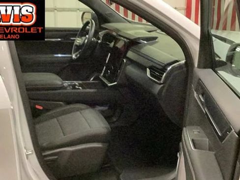Used 2025 GMC Acadia Elevation AWD/4WD image 18