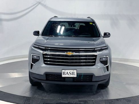 Used 2026 Chevrolet Traverse LT image 9