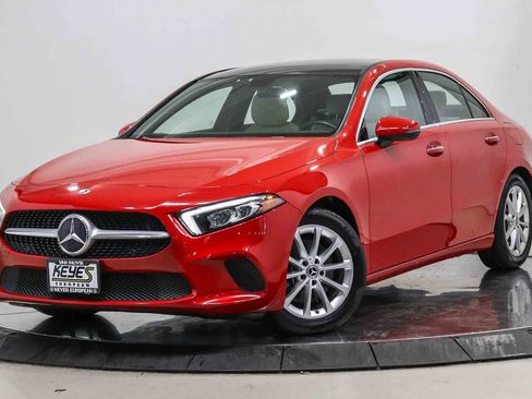 Used 2019 Mercedes-Benz A 220 4MATIC image 1