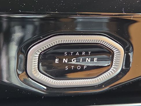 New 2026 Jeep Grand Cherokee Summit w/ Obsidian Package image 18