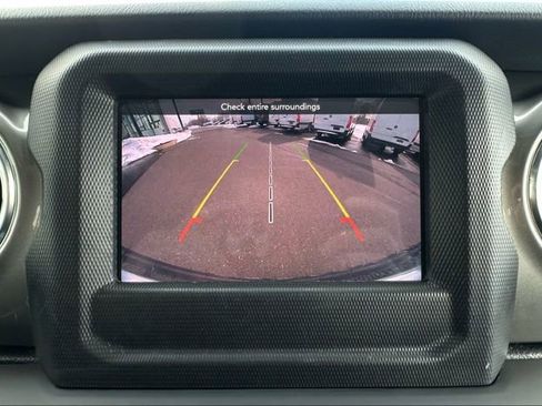 Used 2018 Jeep Wrangler Unlimited Sahara image 21