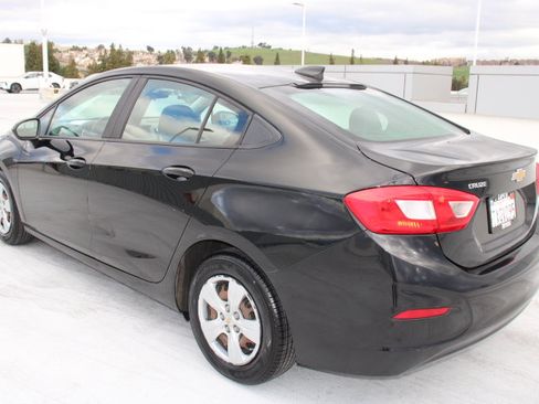 Used 2017 Chevrolet Cruze LS image 5
