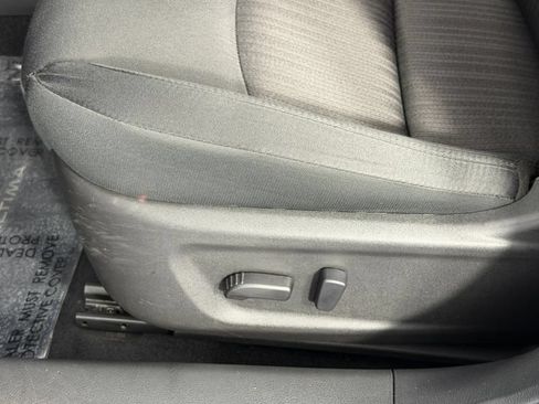 Used 2025 Nissan Altima 2.5 SV FWD image 19