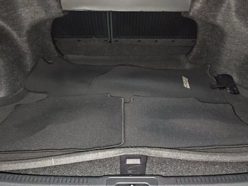 Used 2017 Toyota Camry LE FWD image 13