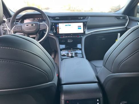 New 2026 Jeep Grand Cherokee L Limited AWD/4WD image 18