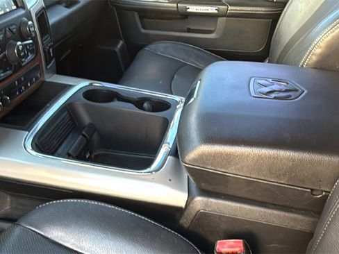 Used 2019 RAM 1500 Laramie w/ Convenience Group image 28