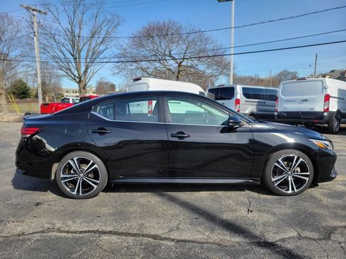 Used 2020 Nissan Sentra SR w/ Premium Package image 6