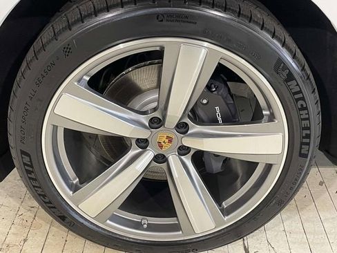 New 2026 Porsche Macan AWD/4WD image 11