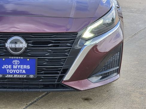 Used 2025 Nissan Altima 2.5 SV FWD image 4