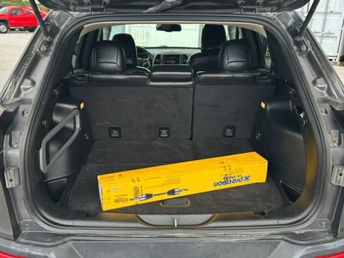 Used 2016 Jeep Cherokee Limited AWD/4WD image 35