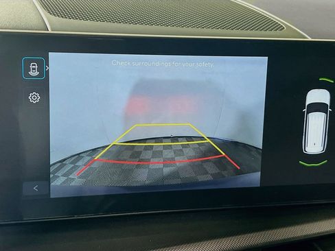 Used 2025 Hyundai Santa Fe SEL FWD image 12